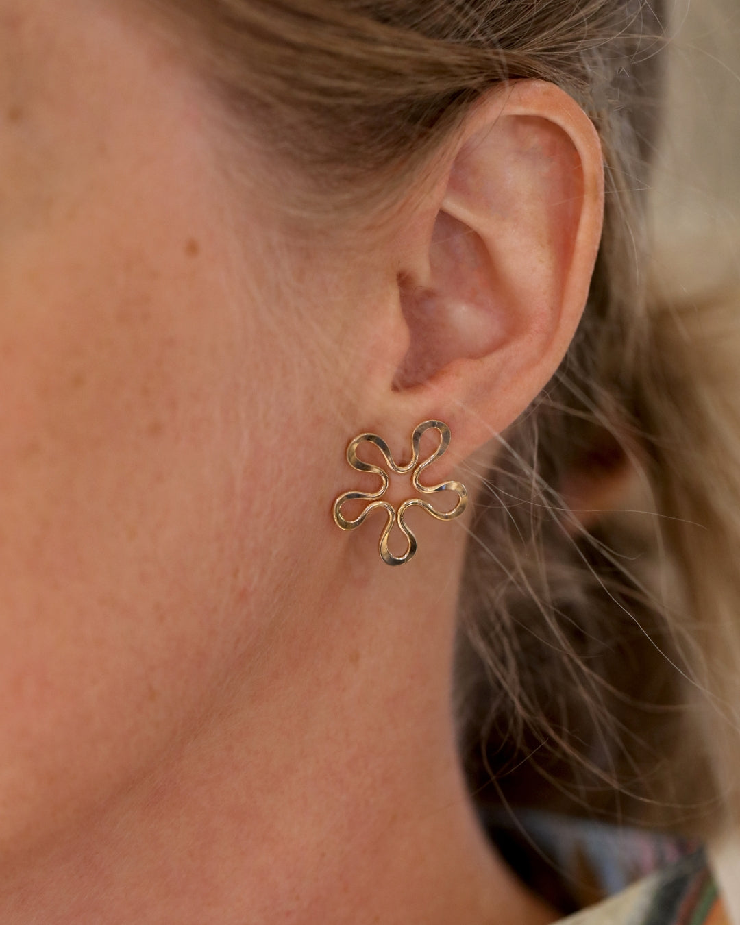 Blomman™ Elegant earstuds 18K gold