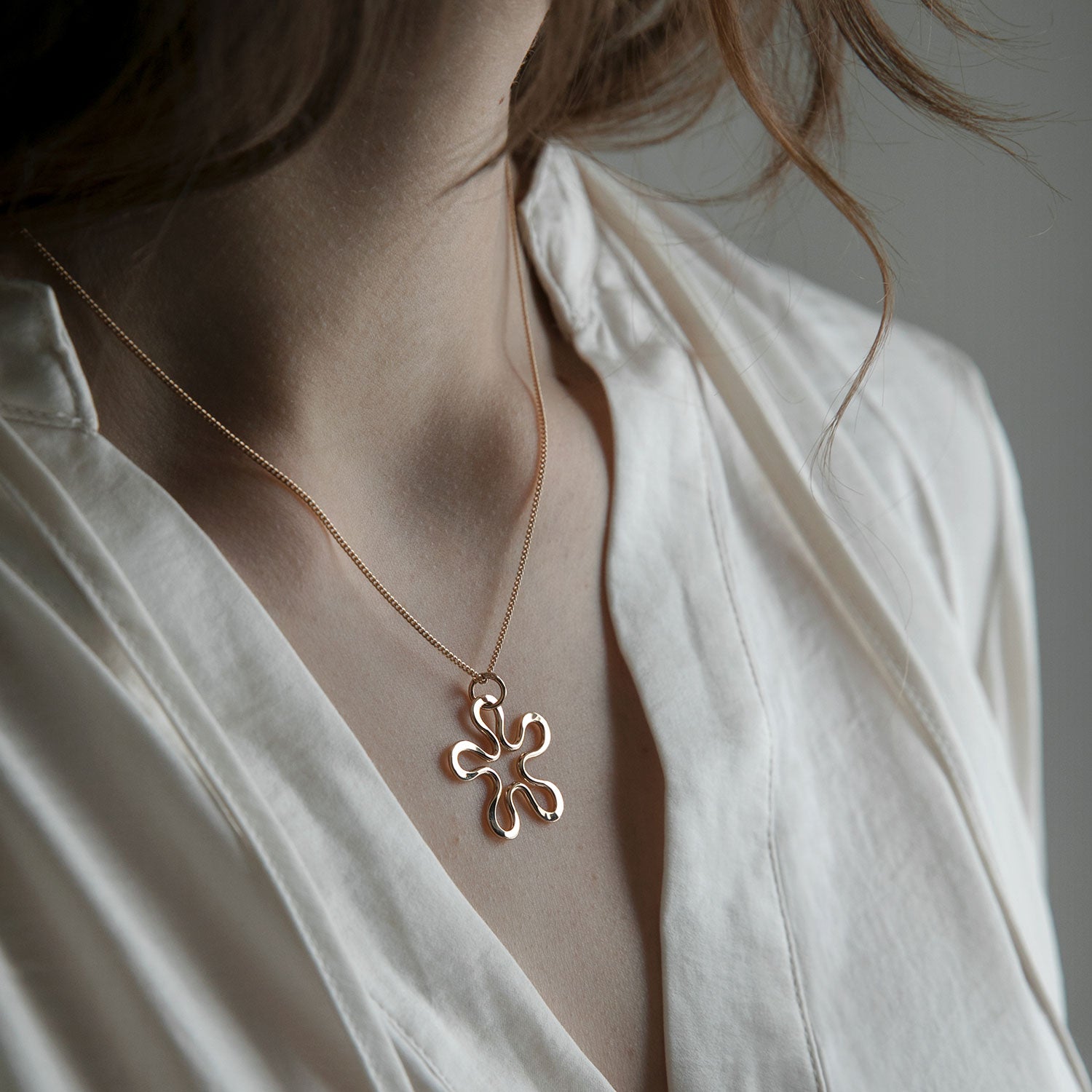 Blomman™ 1,2 pendant 18K gold